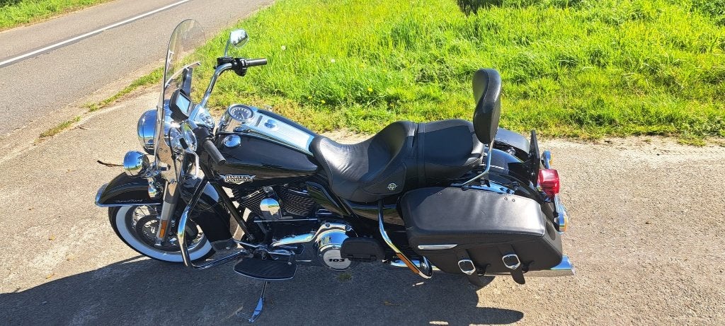 harley davidson road king classic, Motos, Permis Moto A, Plus de 35 kW, 4 cylindres, 1690 cm³