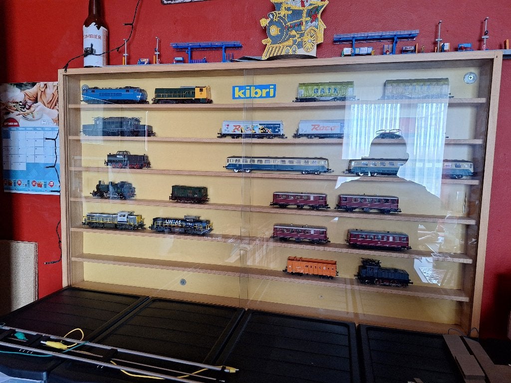 Vitrine, Hobby en Vrije tijd, Gebruikt, Gelijkstroom of Wisselstroom, Overige typen, Ophalen