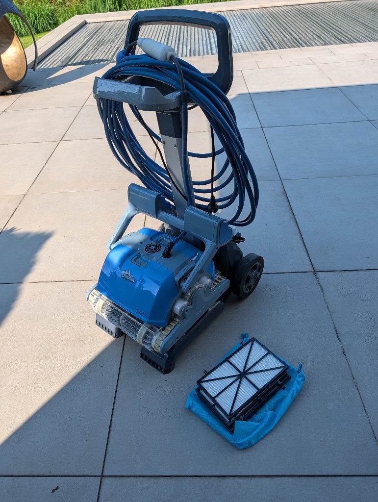 zwembadrobot Dolphin M400, Tuin en Terras, Ophalen, Zo goed als nieuw, Filter