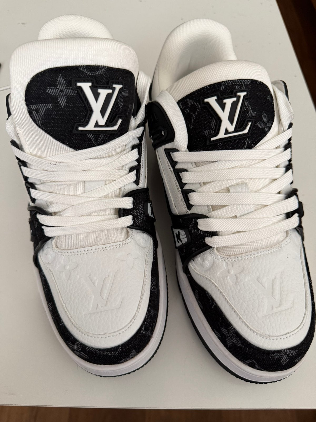 Louis Vuitton Sneakers, Enlèvement ou Envoi, Neuf, Baskets