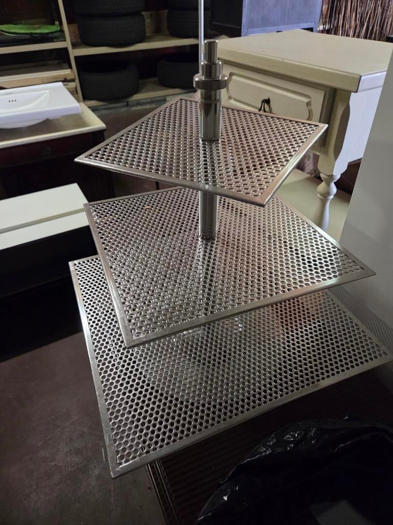 Etagere, Enlèvement