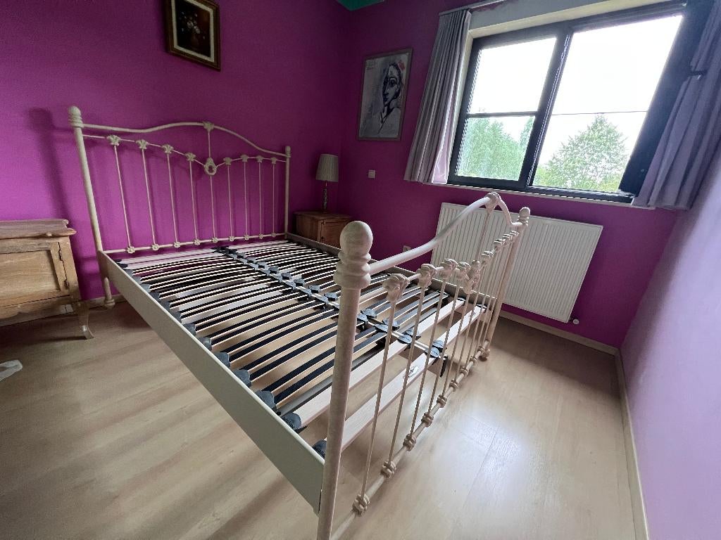Romantische metalen bedframe 140 x 200, Huis en Inrichting, Ophalen, Gebruikt, Beige, Romantisch