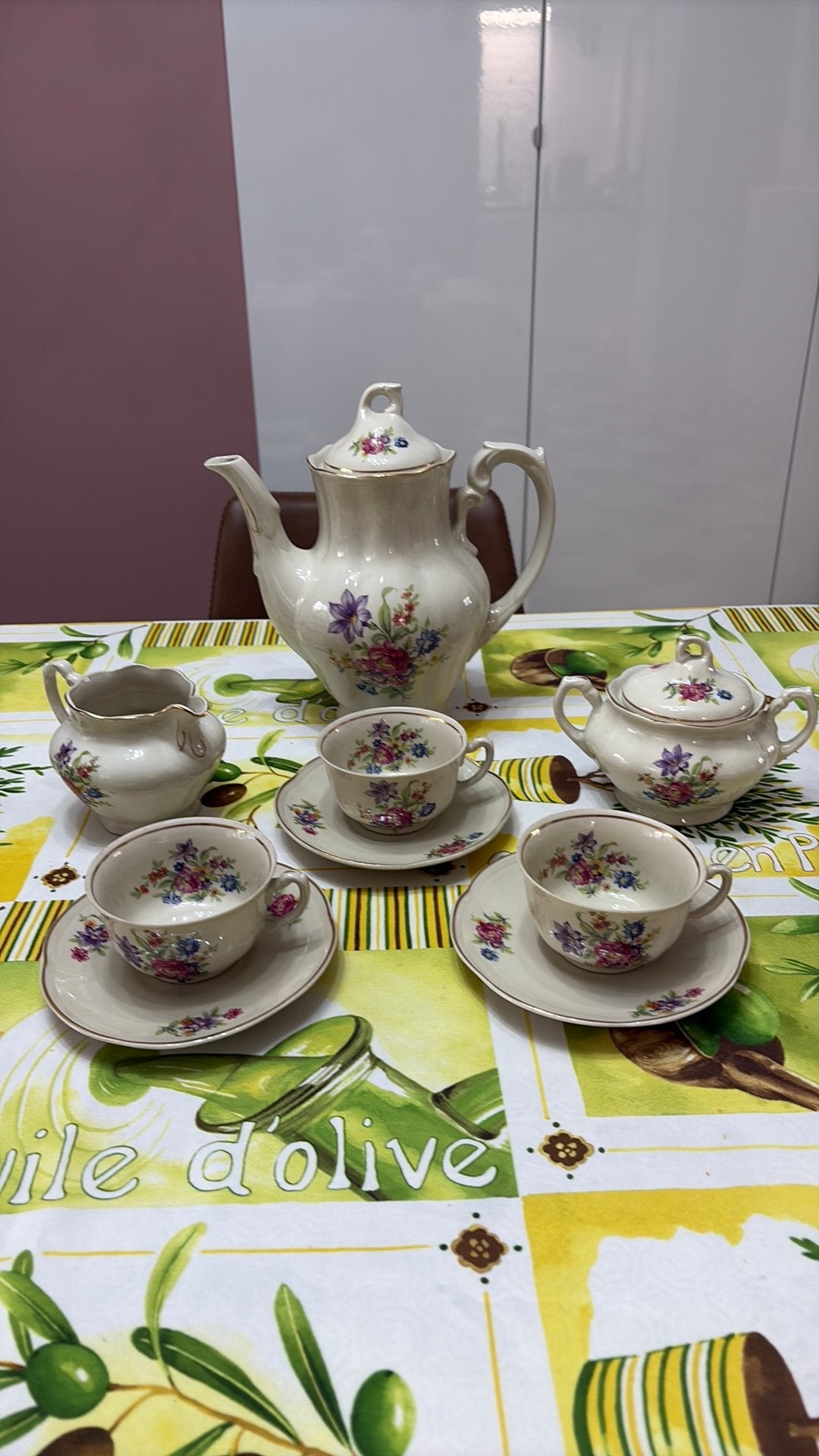 Service à café, trois tasses, Enlèvement