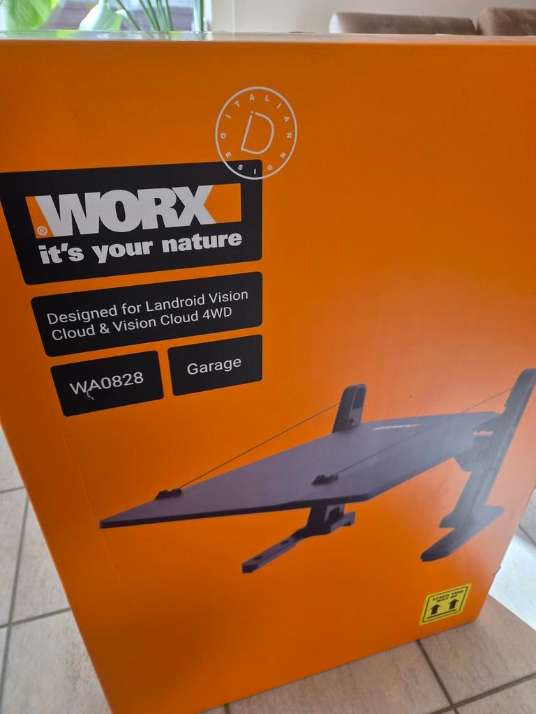 Robot garage landroid. Nieuw in gesloten doos, Tuin en Terras, Robotmaaiers, Ophalen