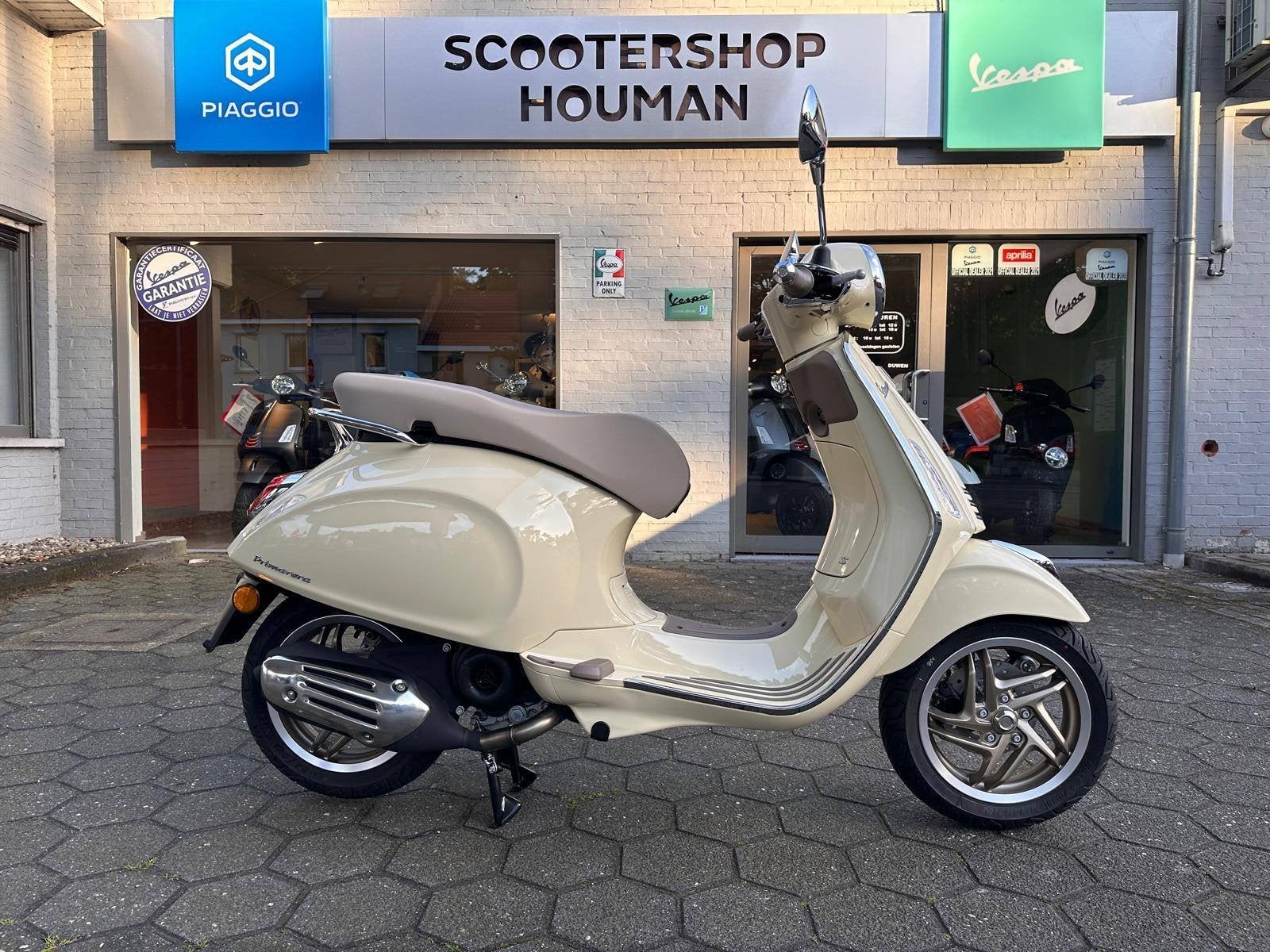 Vespa Primavera S 80th 50cc 45Km/h Giallo Disinvolto (nr.34), Vélos & Vélomoteurs, Neuf, Essence, 50 cm³, Vespa S
