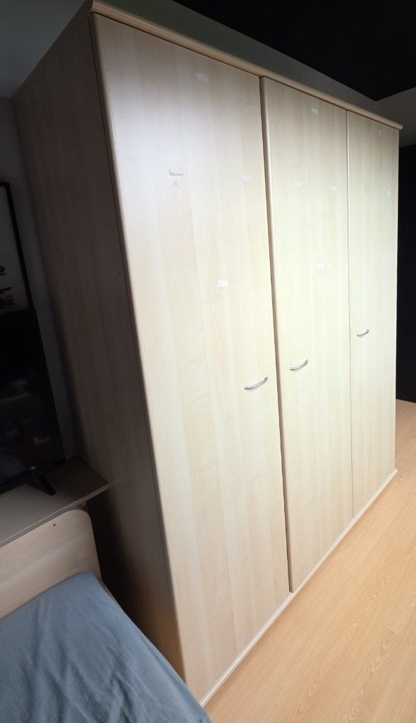 Kleerkast (3-deurs), Ophalen, Met deur(en), Gebruikt, 150 tot 200 cm