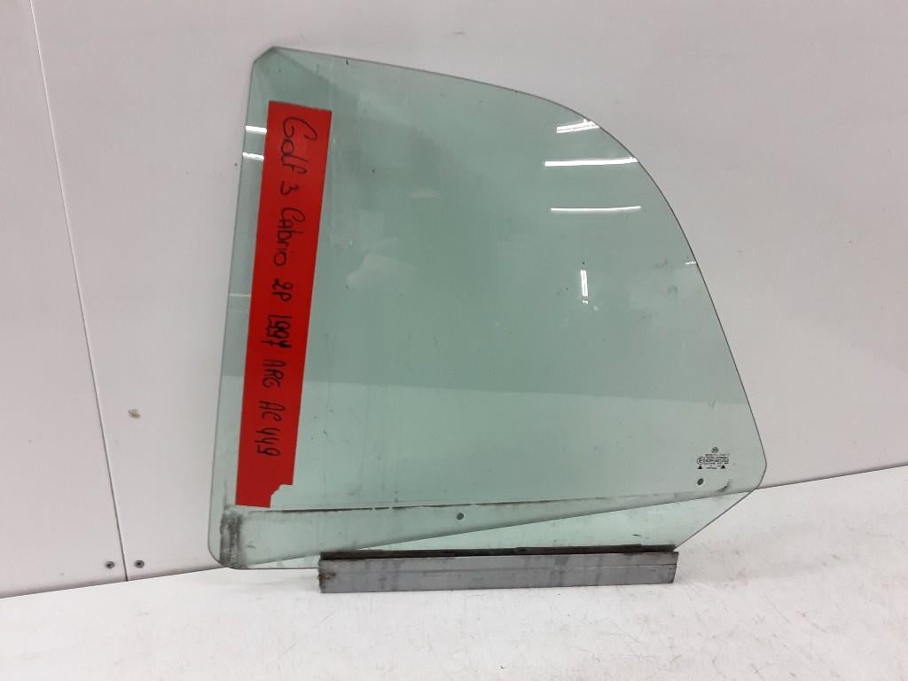 ZIJRUIT LINKS ACHTER Volkswagen Golf III Cabrio (1E), Gebruikt, Volkswagen, Mevr. I. Hauben, Rue de l'Espoir 34 34
4030  GRIVEGNÉE, BE