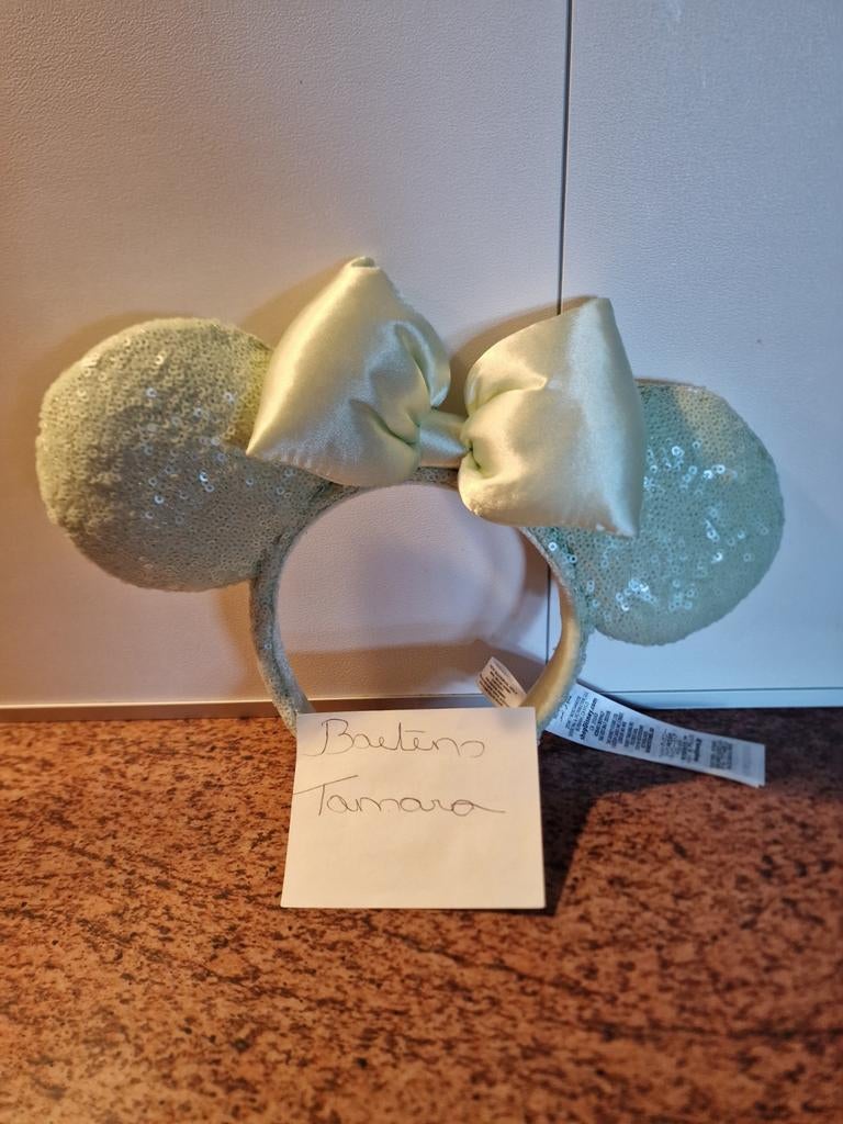Disney oortjes, Ophalen