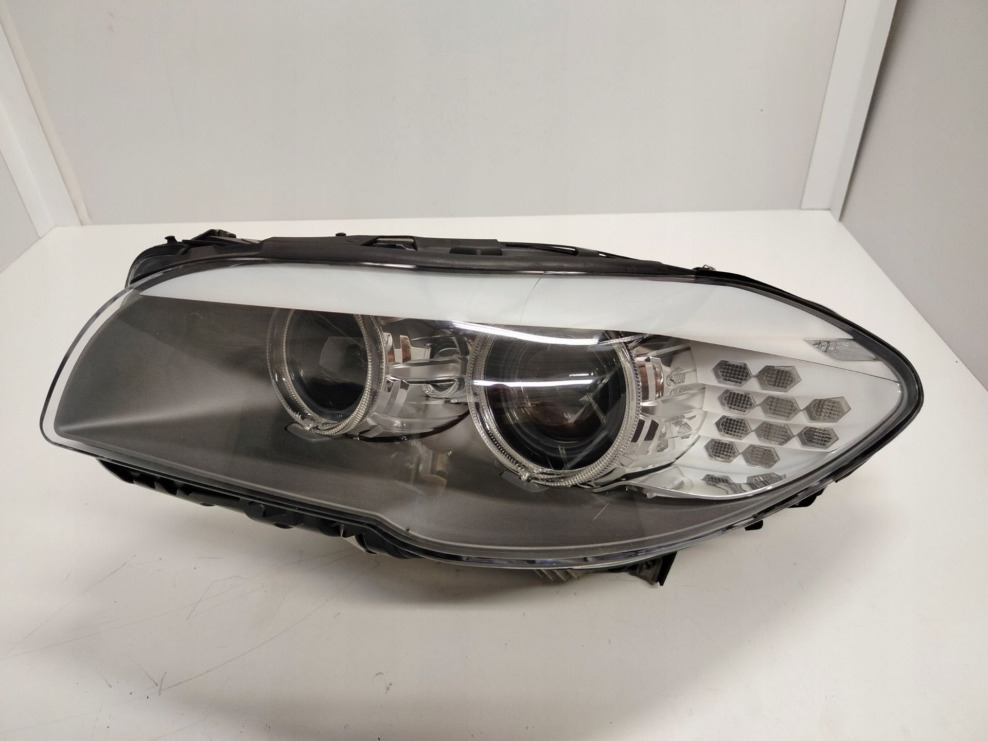 BMW F10 Achterlicht Links 7203245, Petuelring 130
80788  Munich, DE, Gebruikt, Info@bmw.de, BMW