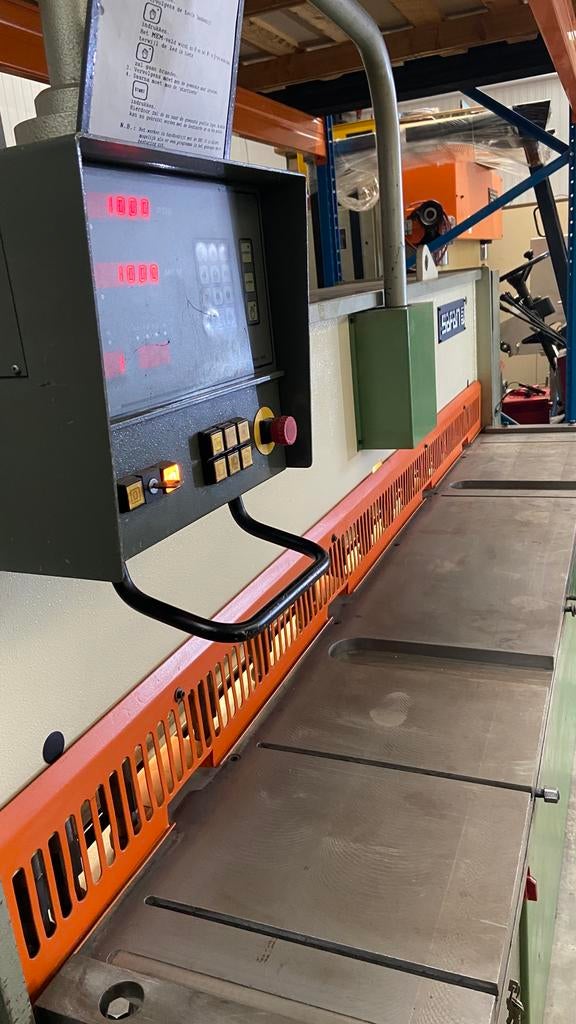 Safan HVR 255-4 knipschaar Guilliotine CNC werkende machine, Enlèvement
