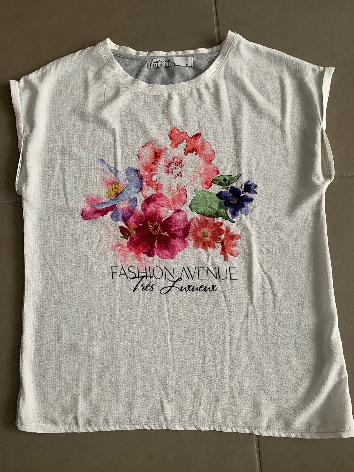 Witte tshirt met bloemen lola & liza medium, Kleding | Dames, Maat 38/40 (M), Wit, Ophalen of Verzenden, Zo goed als nieuw