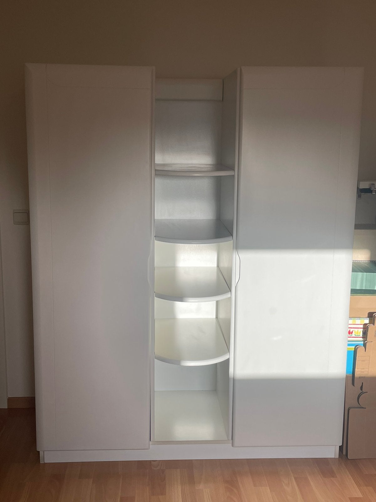 Witte kleerkast / slaapkamerkast / 2 rails voor kapstokken, Huis en Inrichting, Ophalen, Gebruikt