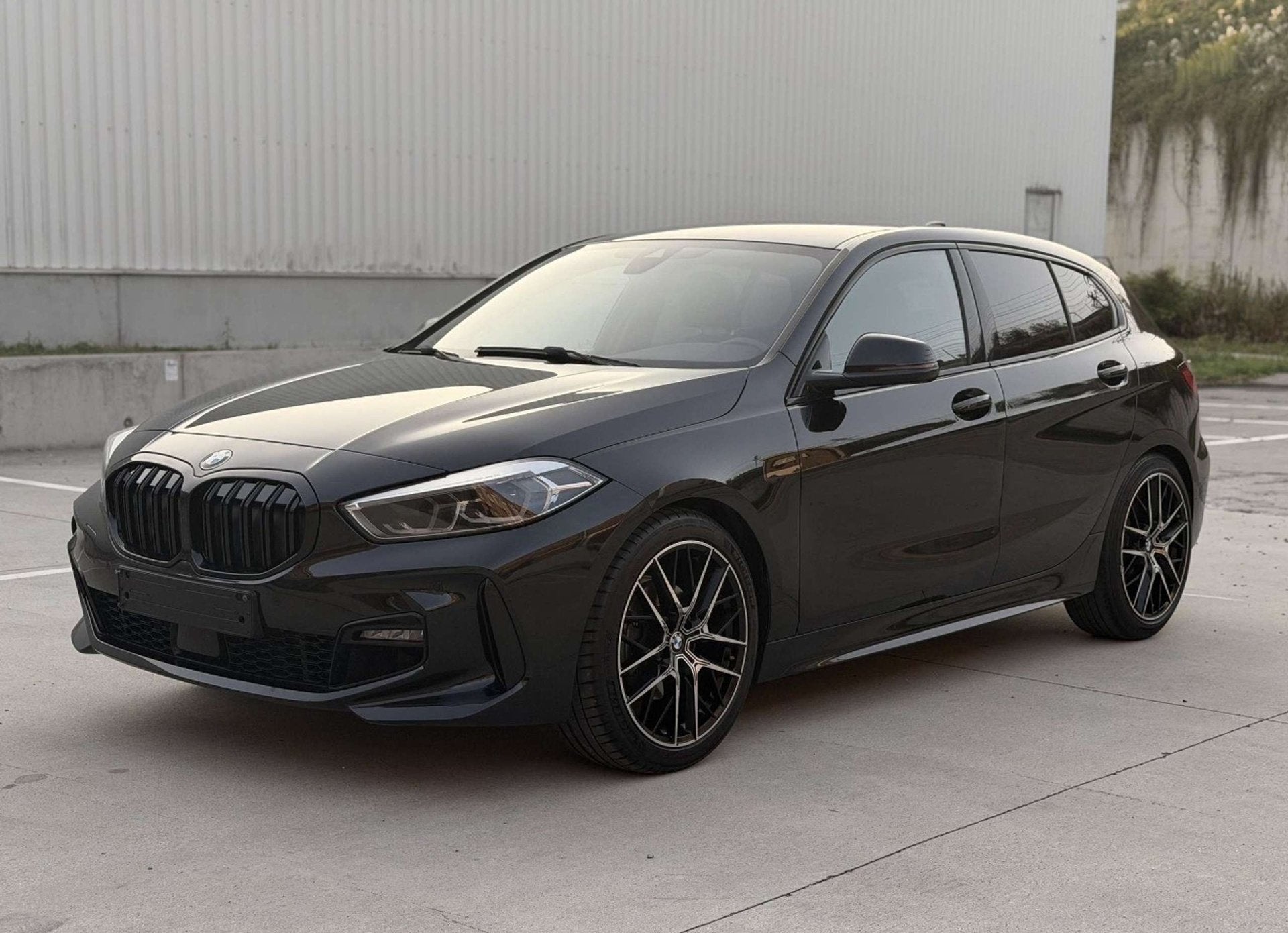 BMW 116 PACK M • FULL BLACK • 1 EIGENAAR • GARANTIE, Autos, Achat, Euro 6, Entreprise, Entretenue par le concessionnaire