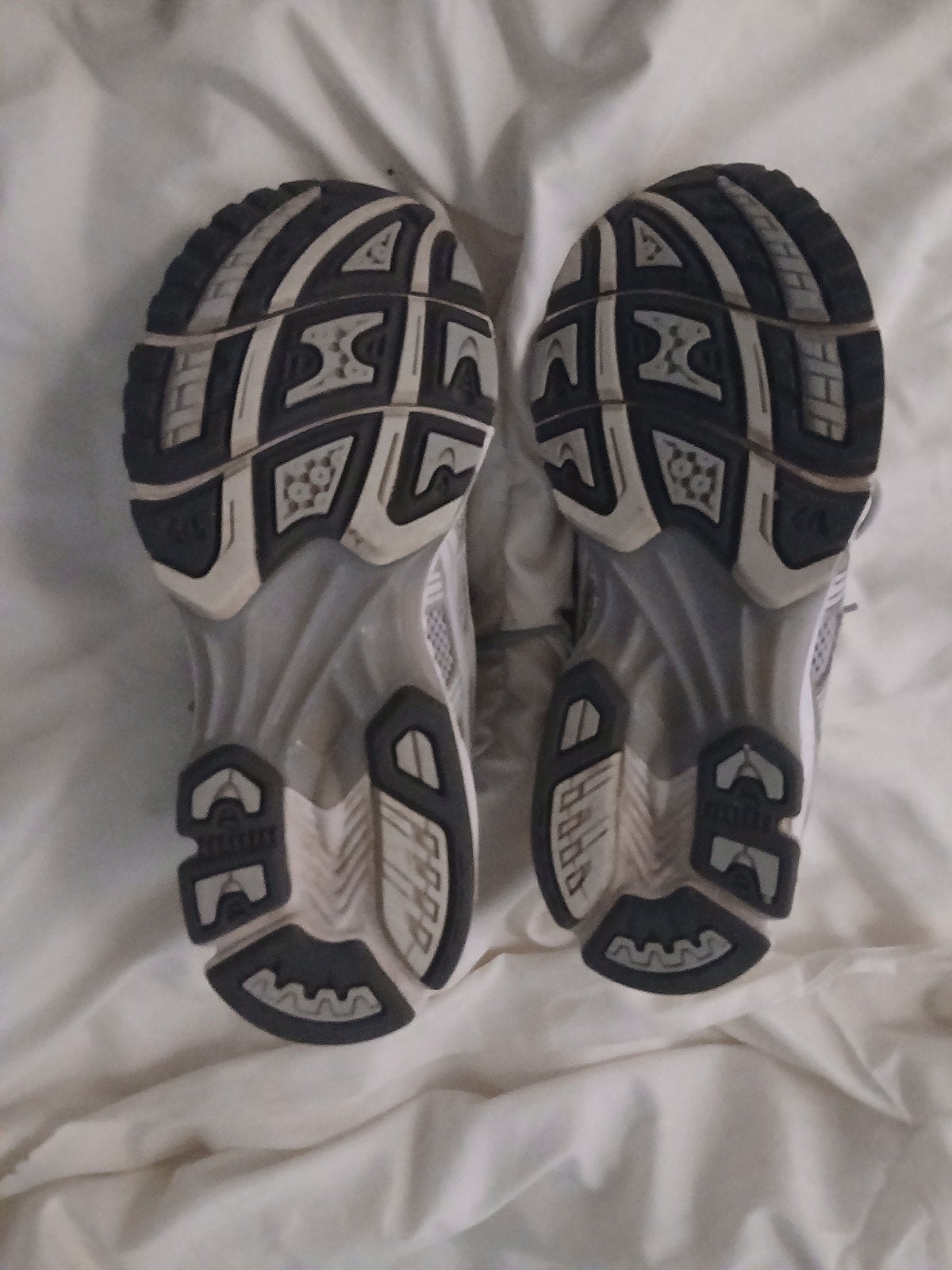 Een paar asics is al gedragen en in goede staat (maat 40), Kleding | Heren, Schoenen, Verzenden