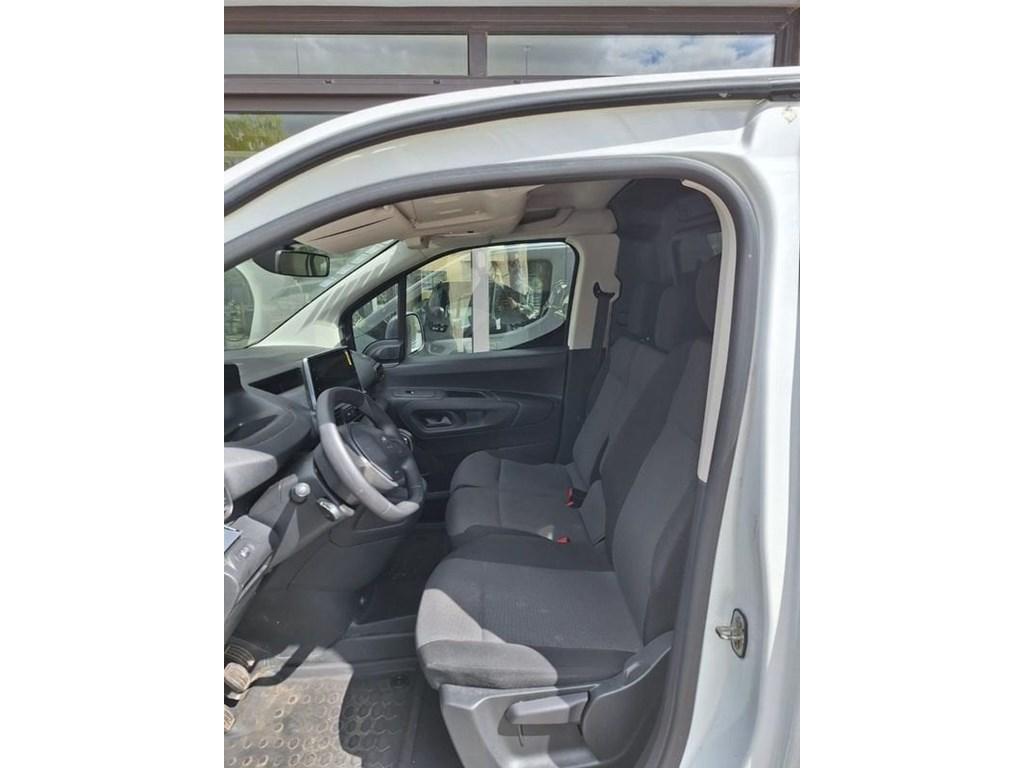 Peugeot Partner 1.5 Blue HDI - PREMIUM - 3e zit - Airco - C, https://public.car-pass.be/vhr/d6c9aa4d-3d54-49f0-9d10-0bd2dce90554