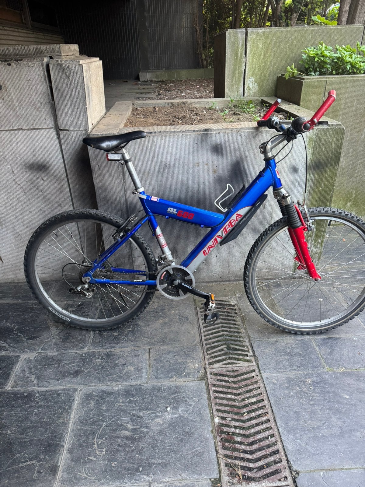 Vélo, 26 pouces fonctionne bien si vitesse trois plateaux, Enlèvement ou Envoi, Comme neuf