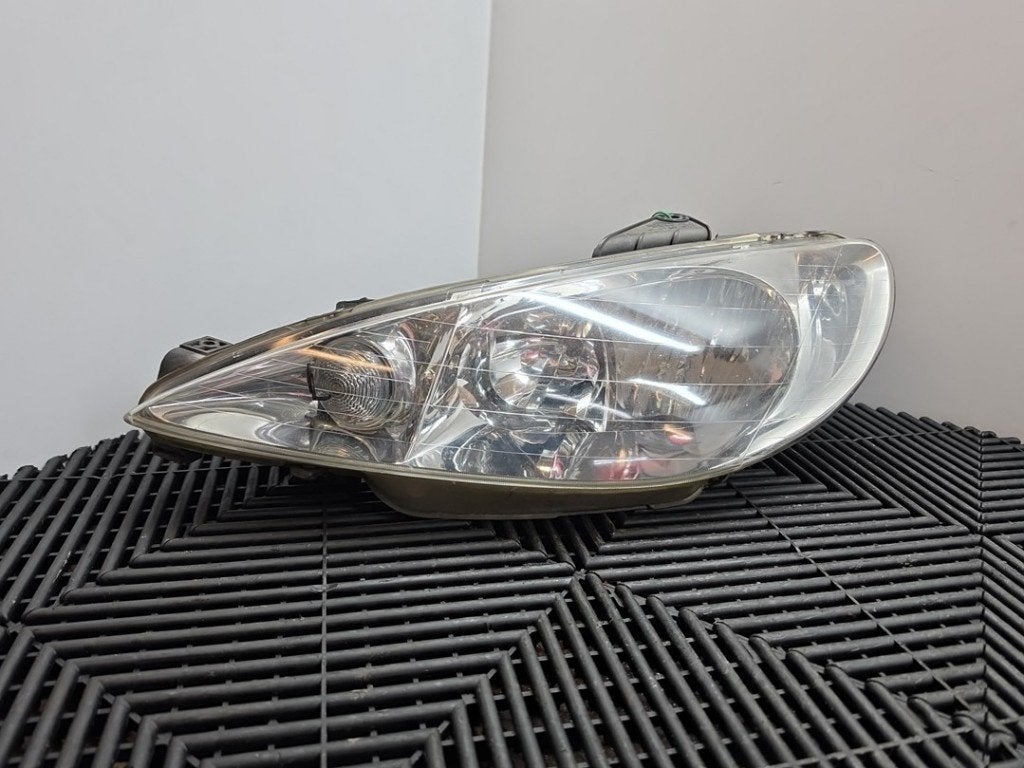 PHARE / OPTIQUE AVANT GAUCHE Peugeot 206 (2A / C/H/J/S), Autos : Pièces & Accessoires, Kontakt-peugeot@peugeot.com, Utilisé, Peugeot Deutschland GmbH
