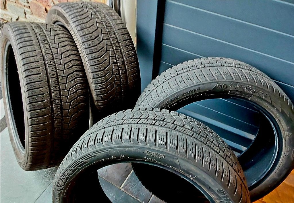 4 pneus hiver Hankook 225/45-18, Pneus hiver, Enlèvement, Utilisé, 225 mm