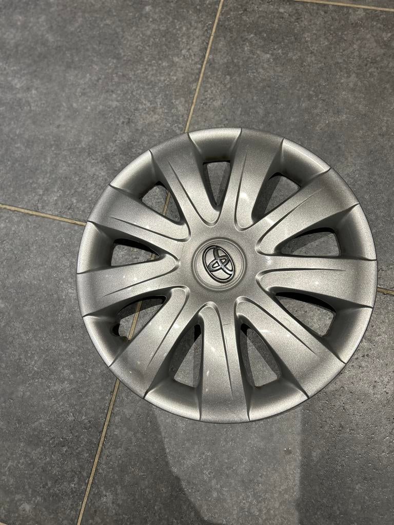 Enjoliveur toyota yaris, Ophalen, Zo goed als nieuw