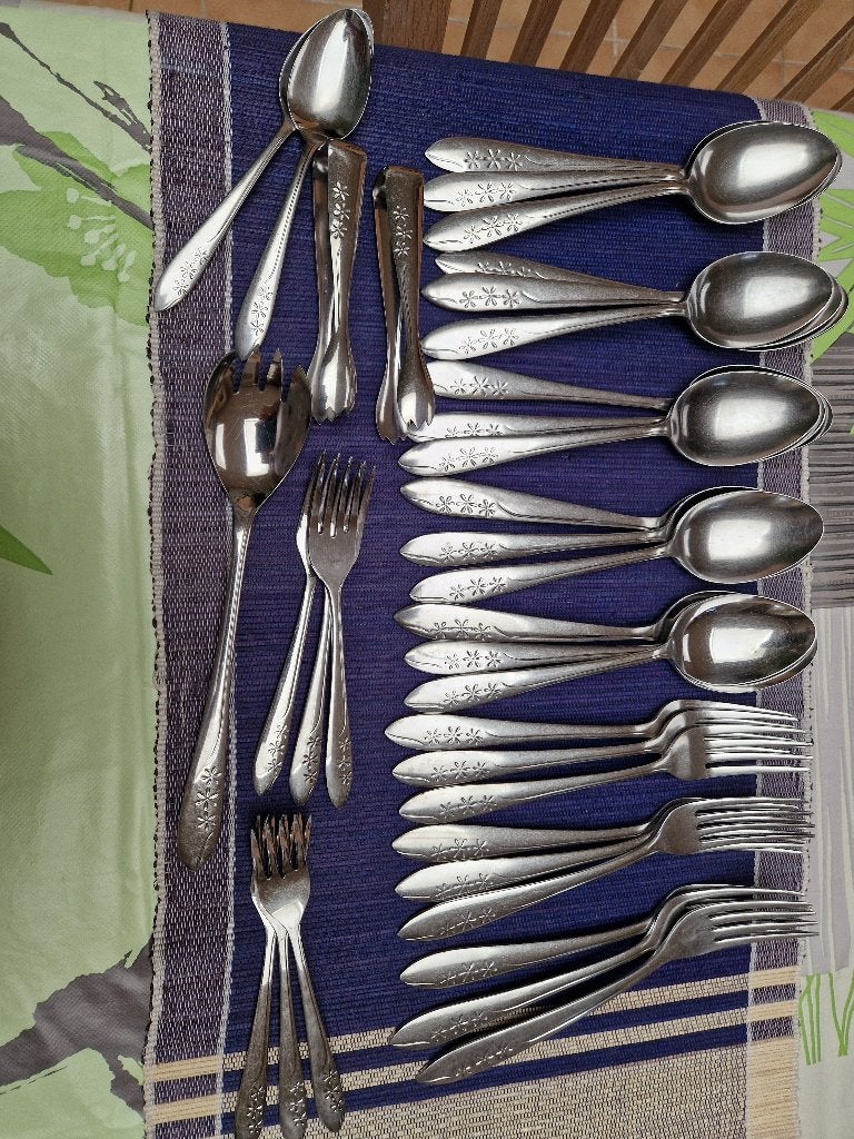 divers couverts retro avec 3 fleurs, Huis en Inrichting, Keuken | Bestek, Ophalen, Gebruikt