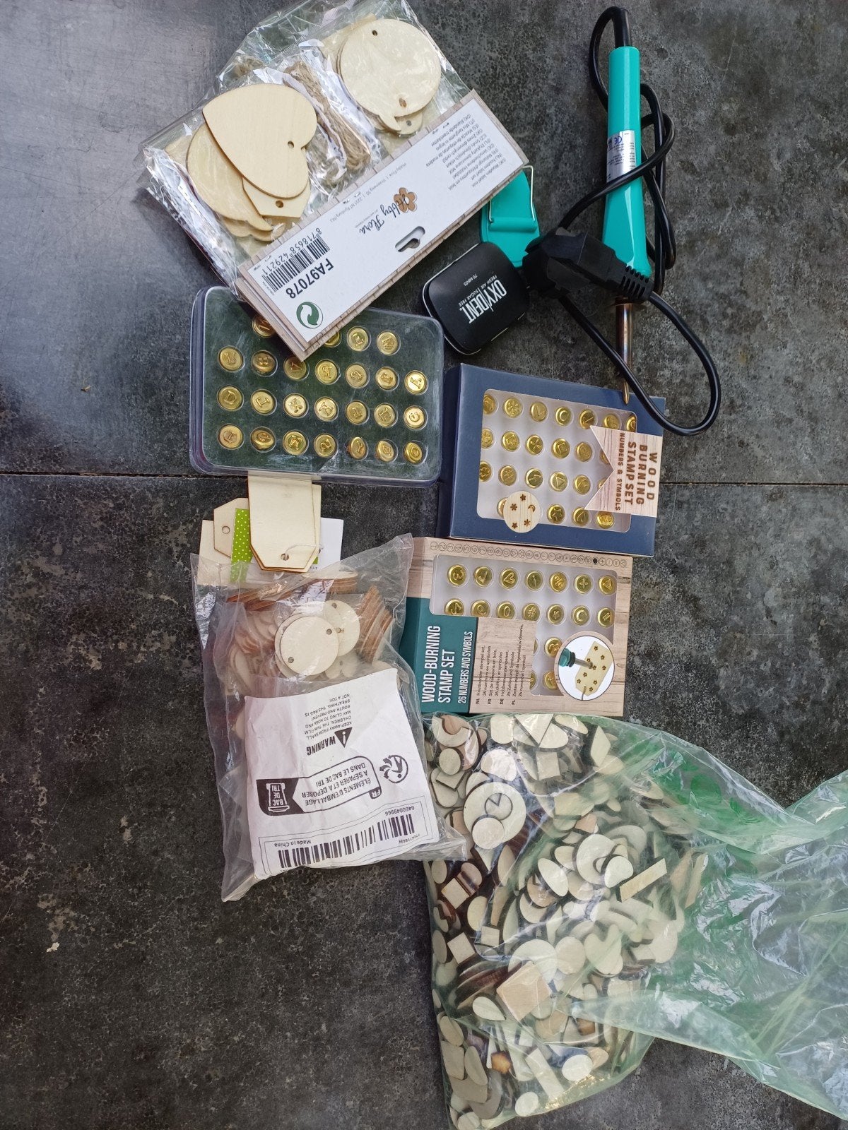 Houtbrander met materiaal, Ophalen