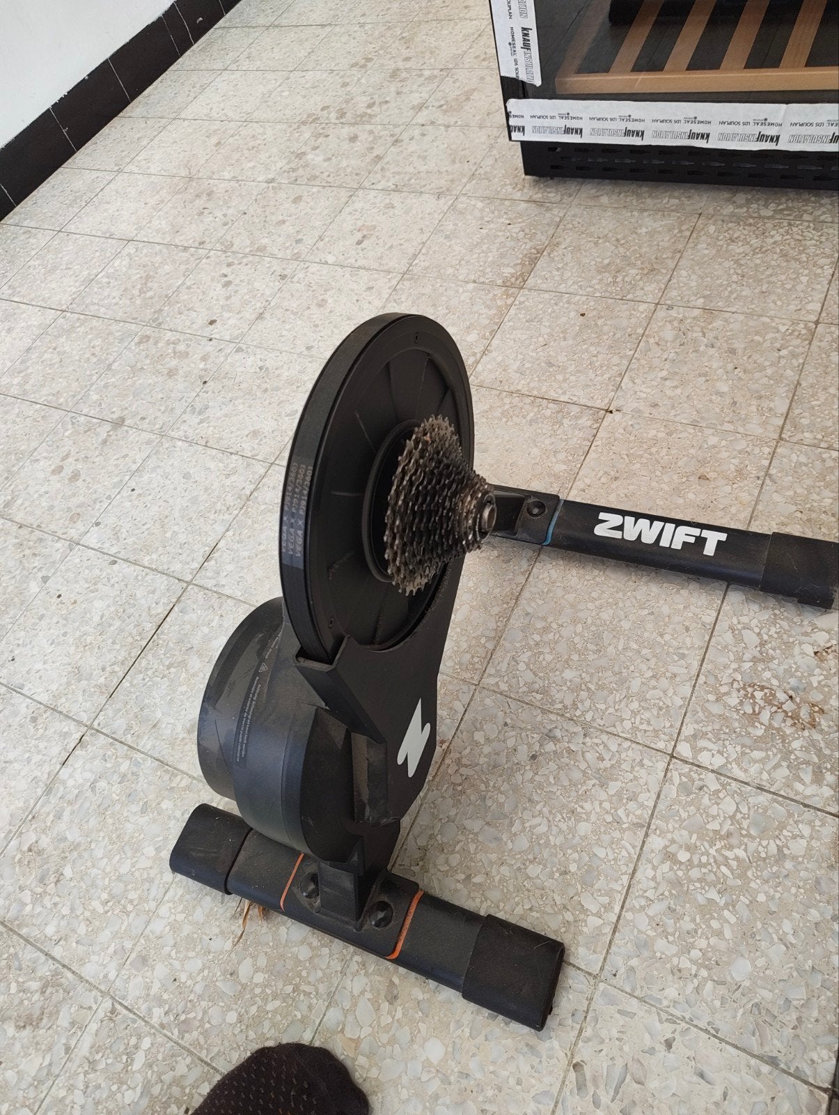 Zwift hub fietstrainer - 12 speed casette, Fietsen en Brommers, Ophalen