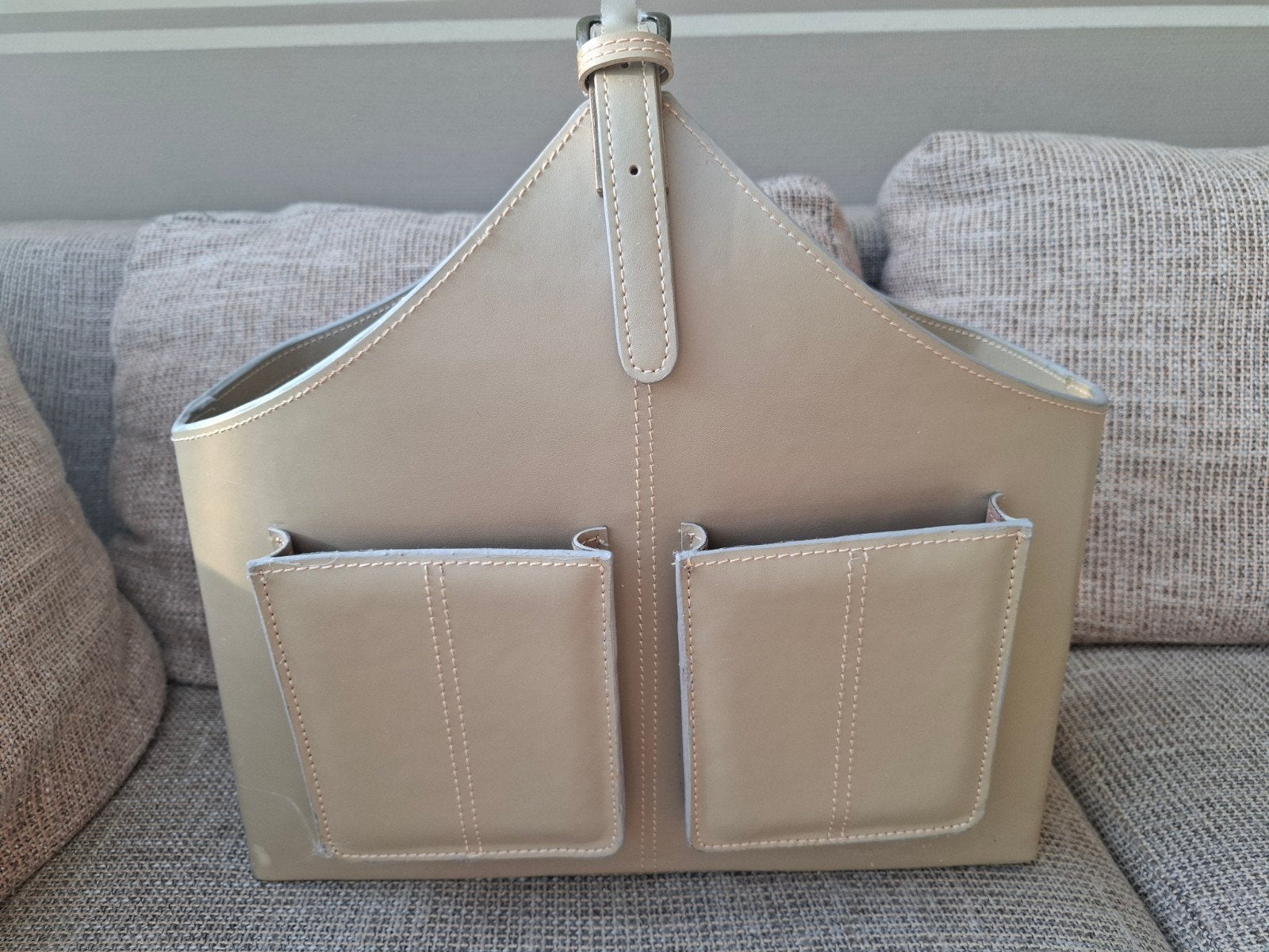 Lectuurbak in leder, Huis en Inrichting, Woonaccessoires | Krantenbakken en Lectuurbakken, Ophalen