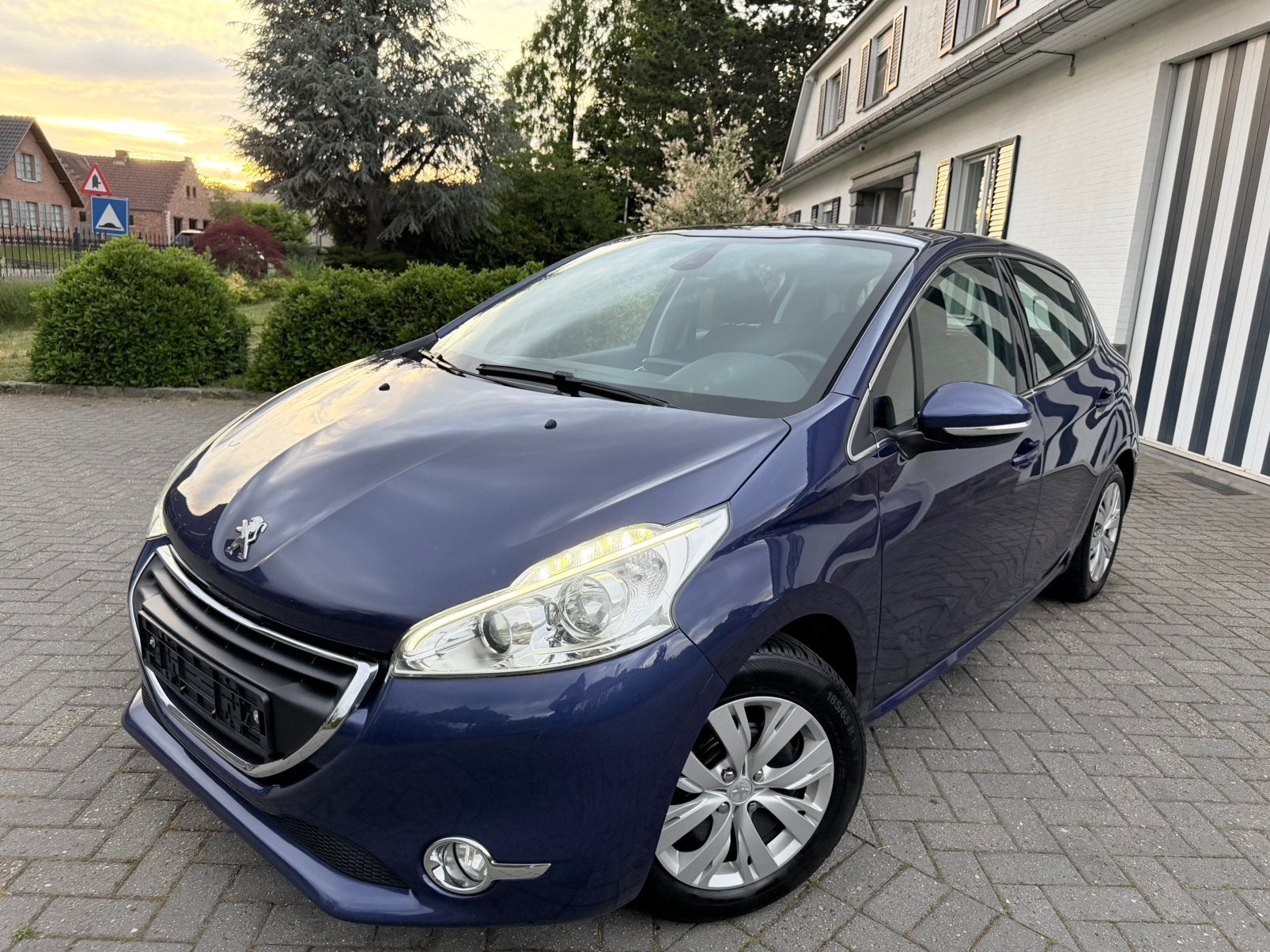 Peugeot 208 - Allure/Sport Edition - Gekeurd - Nieuwstaat!, Auto's, Blauw, Alcantara, Parkeersensor, Bedrijf