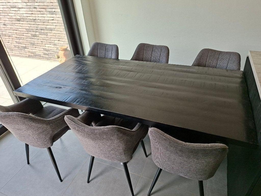Zwarte houten tafel met metalen onderstel en 6 stoelen, 100 à 150 cm, Enlèvement, Utilisé, Rectangulaire