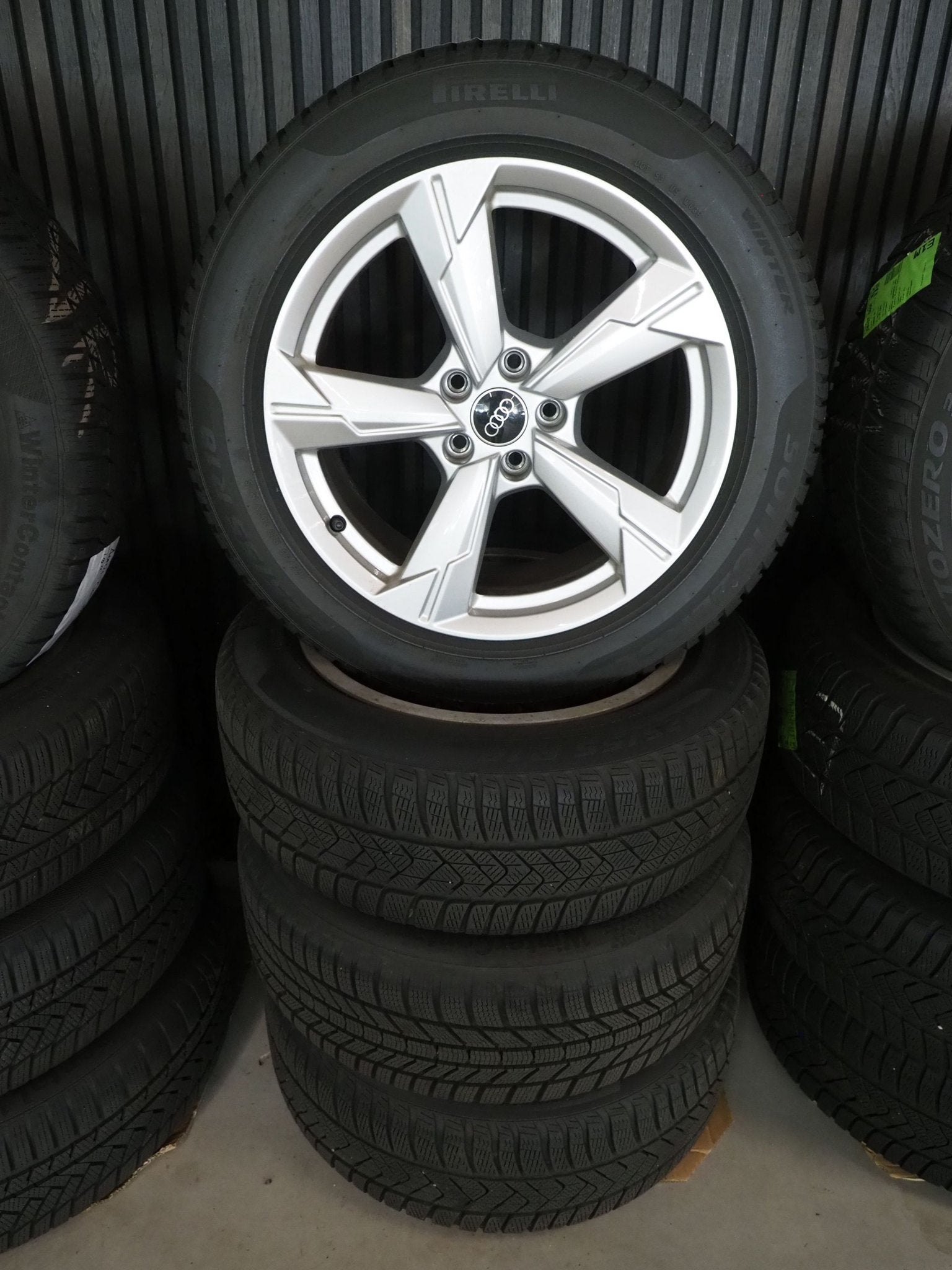 Audi A6 C8 Winterset met Pirelli band 18 inch, Pneus et Jantes, Pneus hiver, Véhicule de tourisme, -