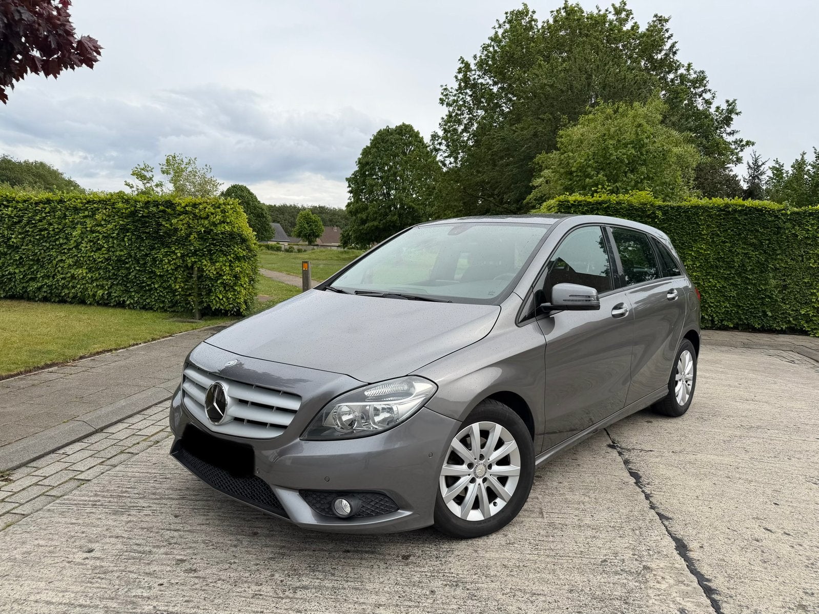 Mercedes B180 Automaat, Benzine, Auto's, Mercedes-Benz, Dealer onderhouden, 5 deurs, Particulier, Zilver of Grijs