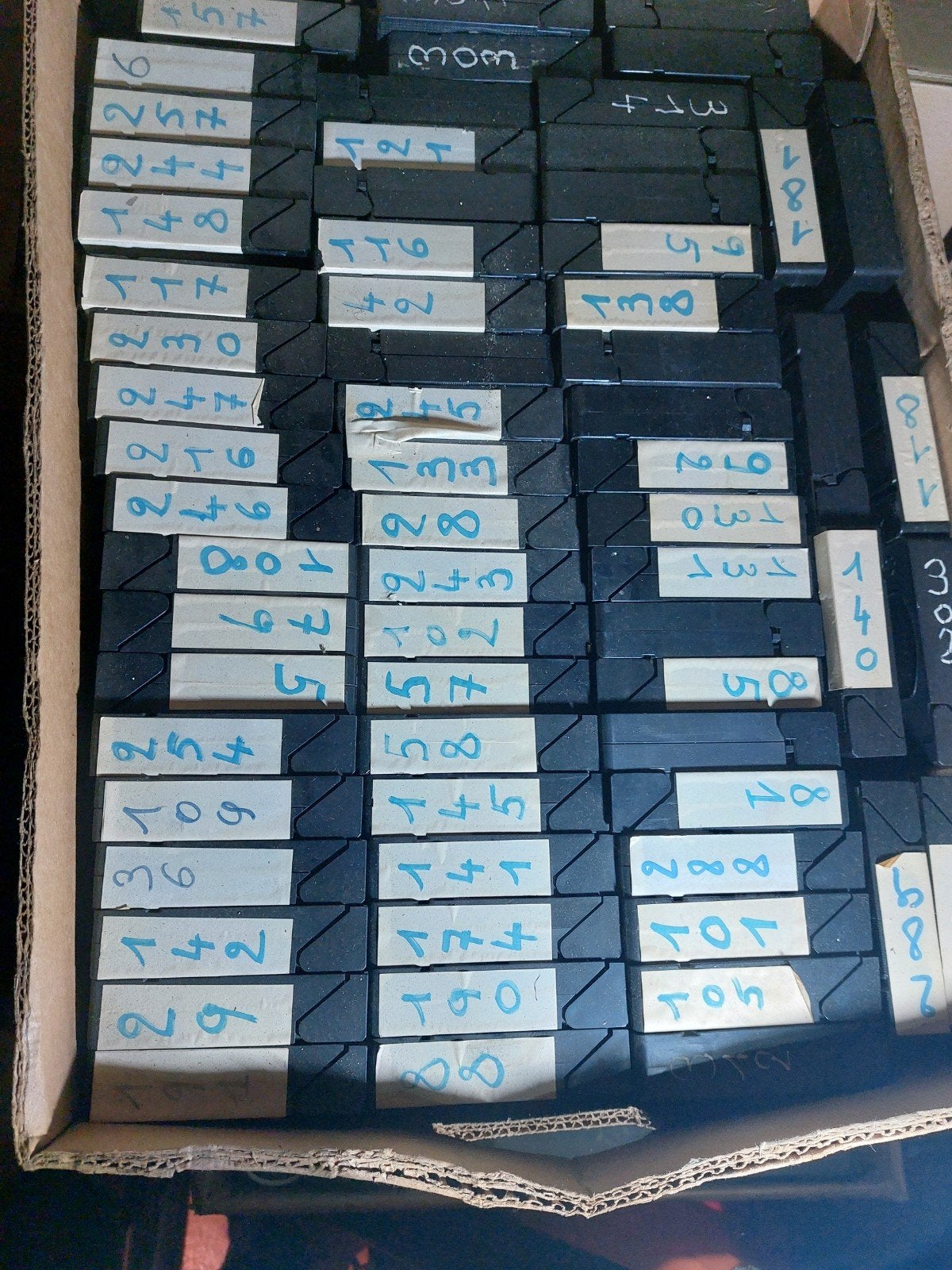 300 cassettes vhs, Enlèvement