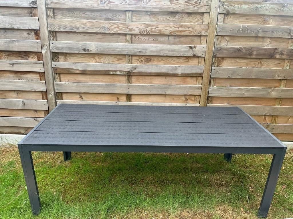 Terras tafel (Jysk Maderup), Ophalen, Zo goed als nieuw, Rechthoekig, Kunststof