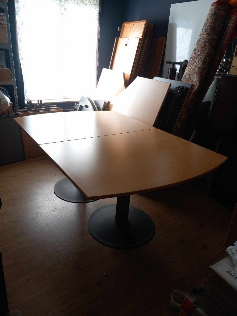 kinarp bureau/vergader tafels, Ophalen, Zo goed als nieuw