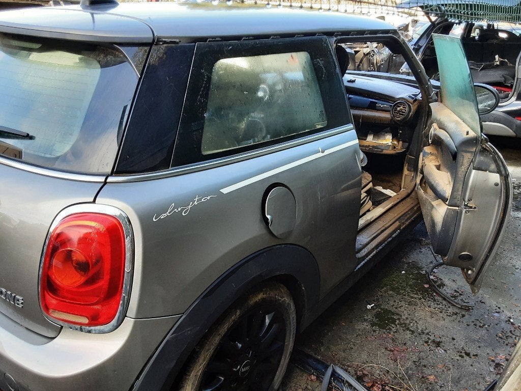 TRAPPE D'ESSENCE Mini Mini (F56) (01-2013/10-2017), Petuelring 130
80809  München, DE, Mini, Utilisé, Minikundenbetreuung@mini.de