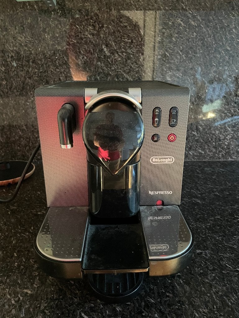DeLonghi Nespresso - voor cups Nespresso of gelijkaardig, Elektronische apparatuur, Koffiezetapparaten, Ophalen, Zo goed als nieuw