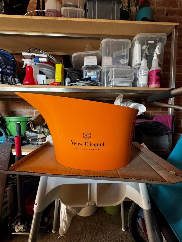 Campagne emmer veuve cliquot magnum, Enlèvement, Comme neuf, France, Champagne