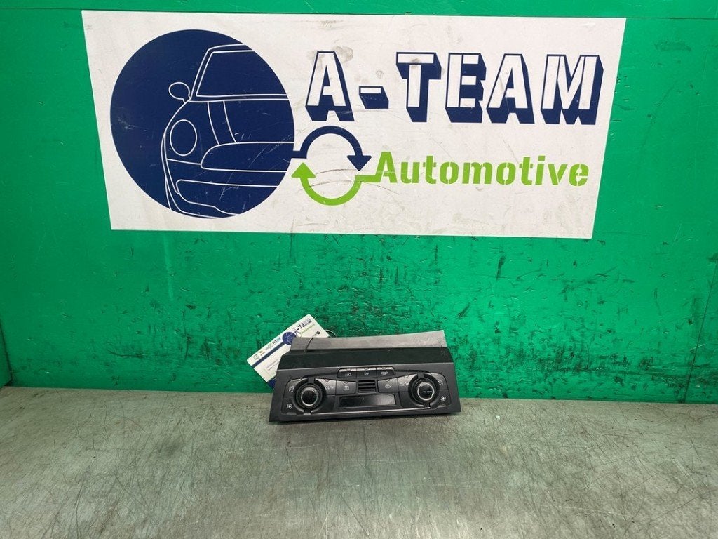 PANNEAU DE COMMANDE CHAUFFAGE CLIMATISATION Audi A4 (B8), Autos : Pièces & Accessoires, Auto-Union-Straße  1,
85057  Ingolstadt, DE