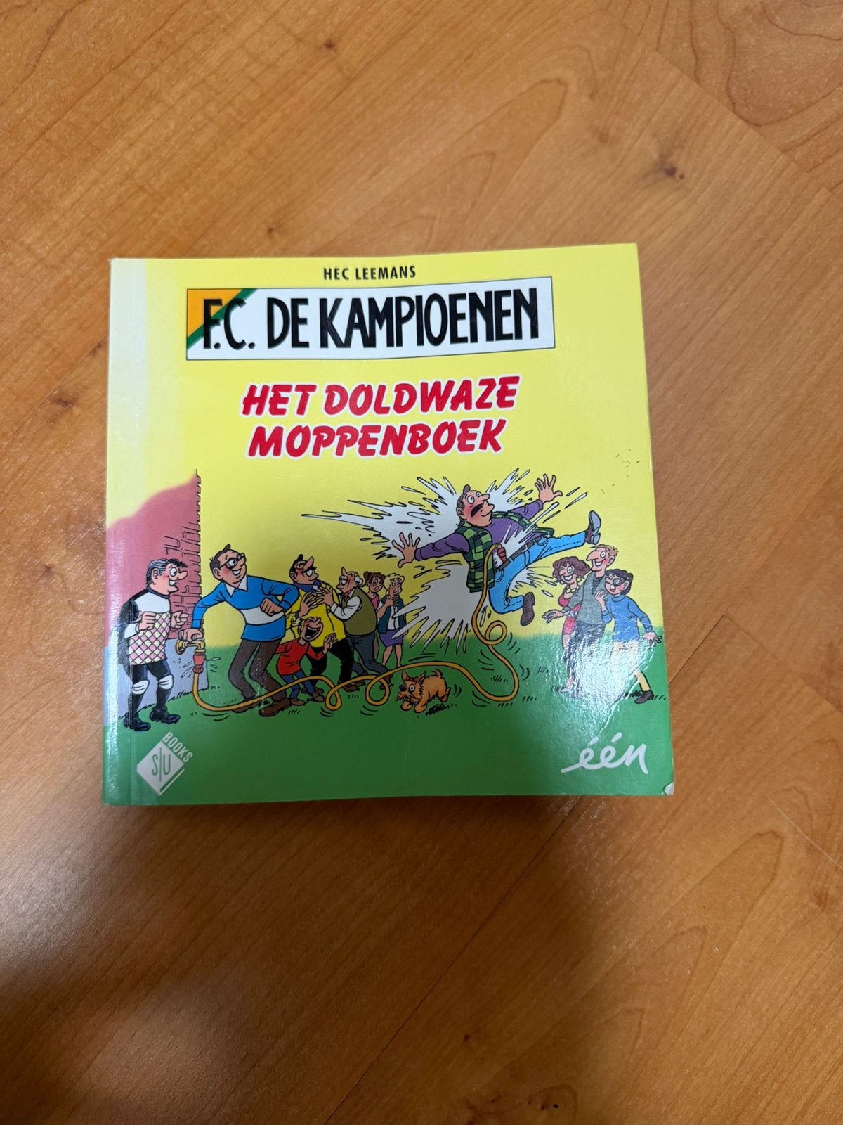 Het doldwaze moppenboek - F.C. De Kampioenen, Hobby en Vrije tijd, Ophalen of Verzenden, Zo goed als nieuw