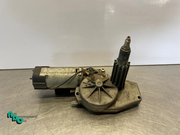 Ruitenwissermotor achter van een Volkswagen Corrado (Corrado, Gebruikt, -, Volkswagen, -