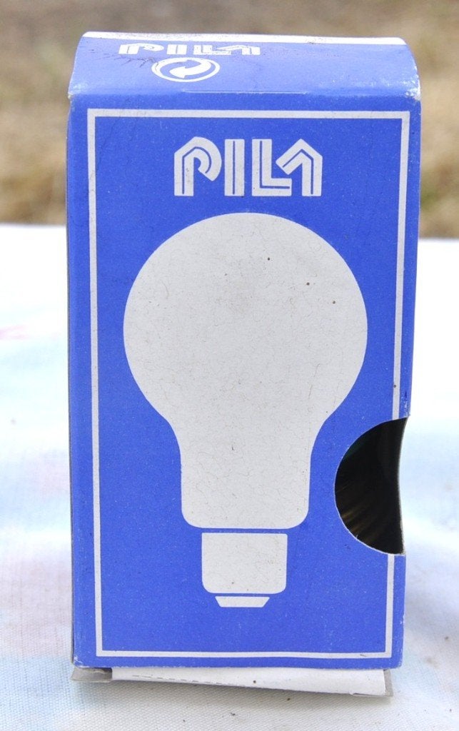 2 ampoules 15 watt verte culot E27, Maison & Meubles, Lampes | Lampes en vrac, Neuf, Ampoule, 10 à 30 watts, E27 (grand), Autres marques