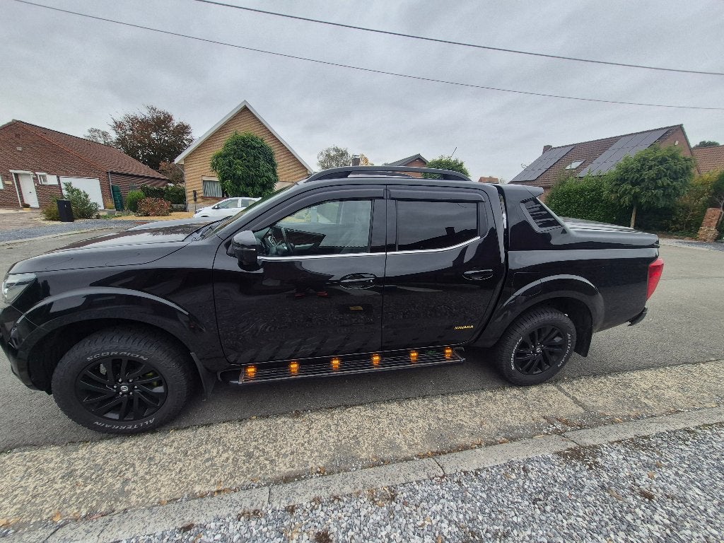 Nissan navara 2.3L, Auto's, Automaat, 4 deurs, Zwart, Leder