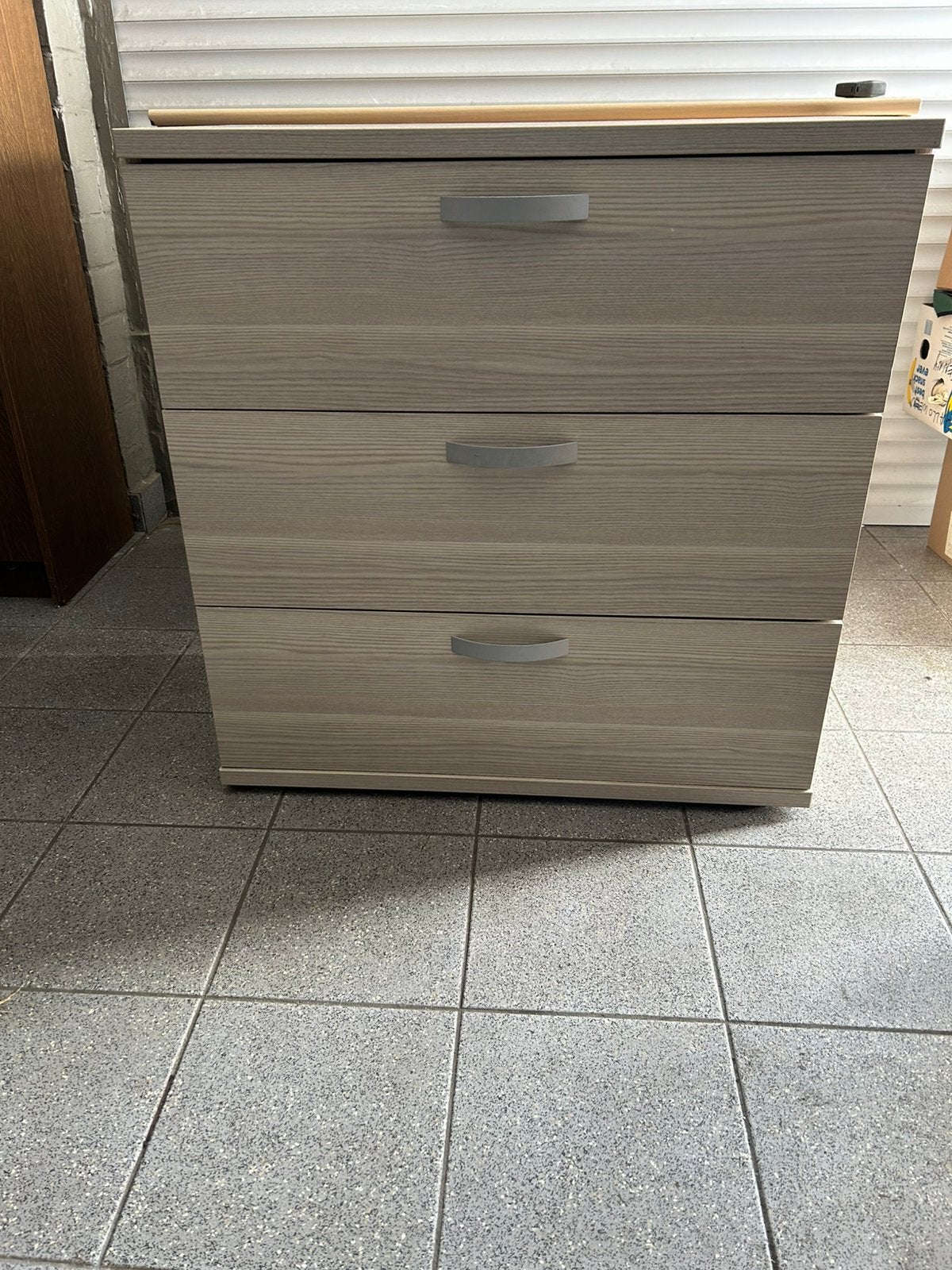 Laden kast, Ophalen, Zo goed als nieuw