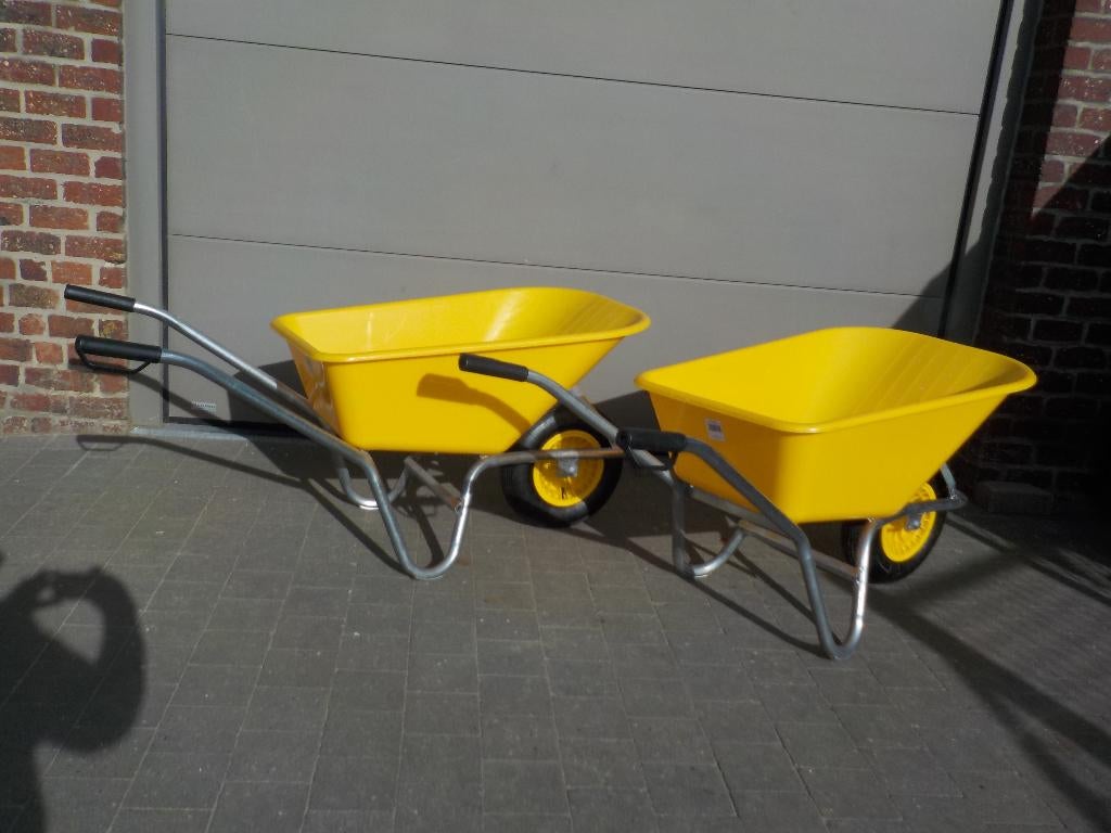 Kruiwagen nieuw aan 75 euro per stuk, Ophalen