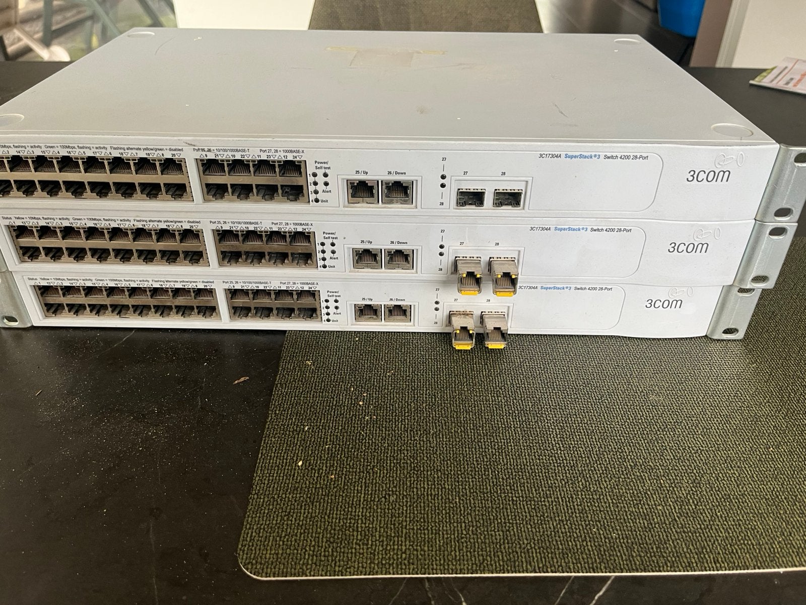3 Com model 3C17304A superStack 3 switch 4200 28 port, Informatique & Logiciels, Enlèvement, Utilisé