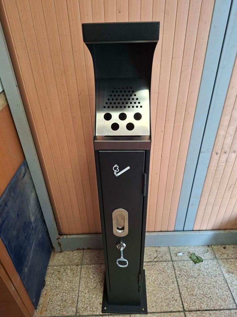 Cendrier, Enlèvement, Comme neuf, Cendrier