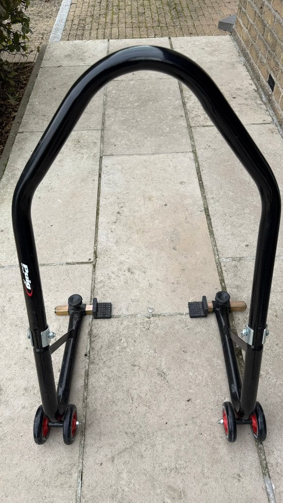 Paddock stand, Motoren, Ophalen