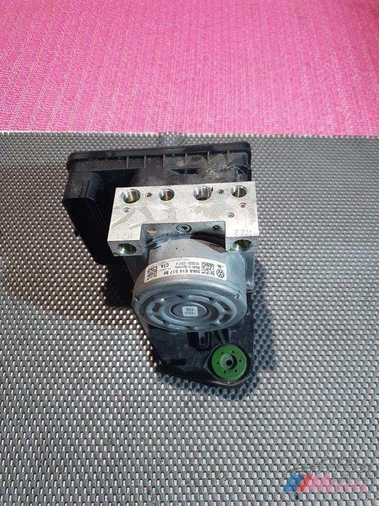 abs pomp golf 8 gtd bj2021 artikelnummer 5WA614517BE, Auto-onderdelen, Gebruikt, -, Volkswagen, Ophalen of Verzenden