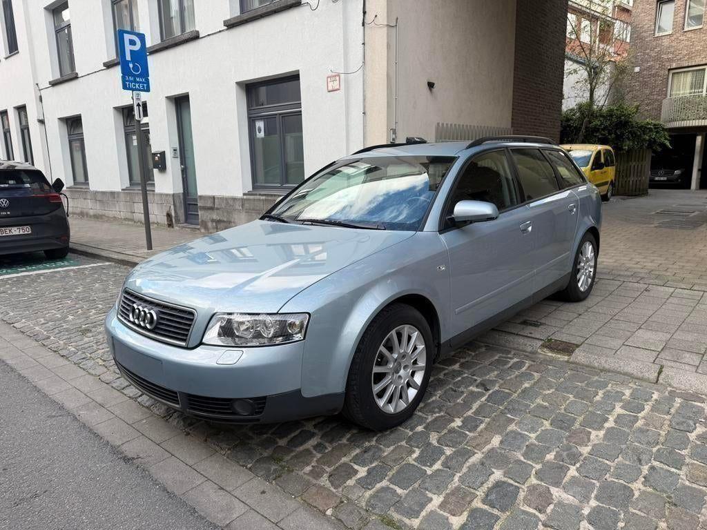AUDI A4 / 2.5 TDI V6 MOTOR / AUTOMAAT/ 89000KM /, Auto's, Audi, Blauw, Leder, Bedrijf, 5 deurs