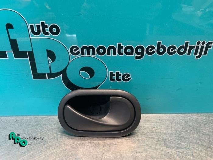 Poignée portière 4portes avant droite d'un Renault Clio (C, Renault, -, 3 mois de garantie, Utilisé